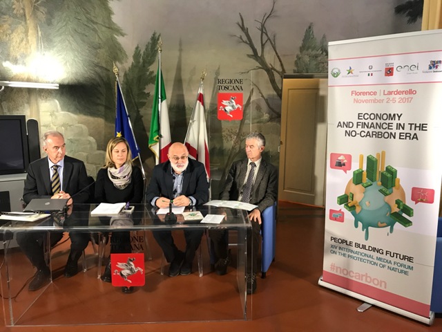 La conferenza stampa nella sede della Regione Toscana