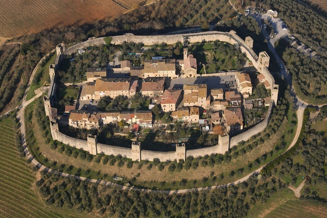 Veduta aerea di Monteriggioni