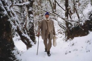 Tiziano Terzani in Himalaya nel 2002. (Foto da www.tizianoterzani.com).