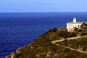 Faro Punta Polveraia