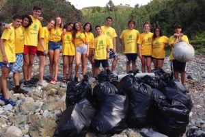 Volontari di Legambiente all'Isola d'Elba (foto Legambiente)