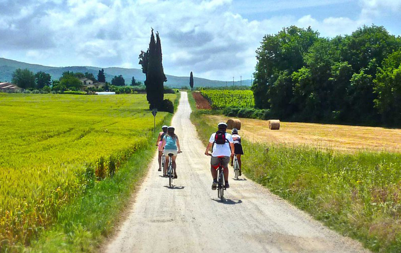 e-bike-chianti-tavarnelle-ambiente-toscana