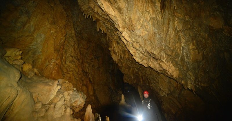 Grotte di Equi_Speleo avventura