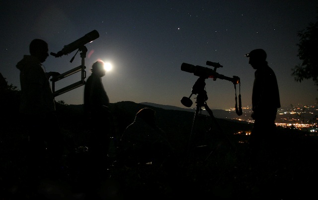 Luci su Arezzo (foto Nuovo gruppo astrofili Arezzo)