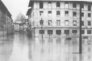 Alluvione di Firenze del 1966. (Foto da it.wikipedia.org).