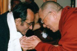 Il neurobiologo cileno Francisco Varela con il Dalai Lama