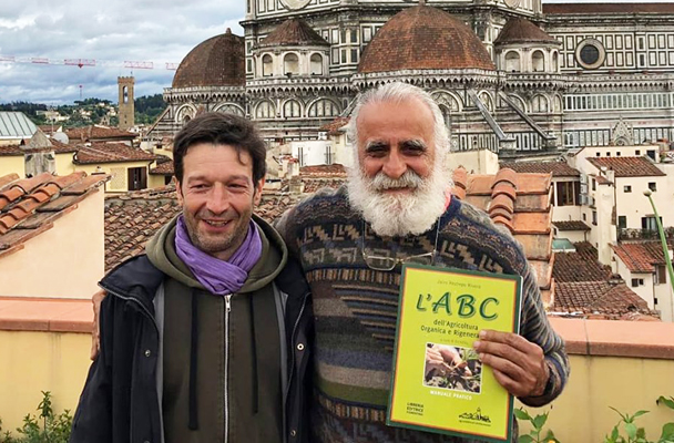 Da sinistra Tommaso Turchi e Jairo Restrepo Rivera. (Foto da www.facebook.com/libreria.editricefiorentina).