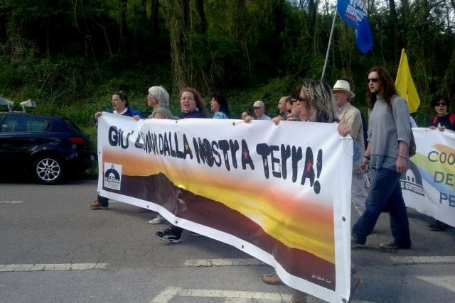 Corteo contro la Geotermia (fonte Rete Nogesi)