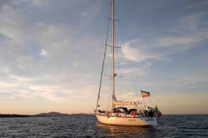 La barca a vela Bamboo (foto Greenpeace)