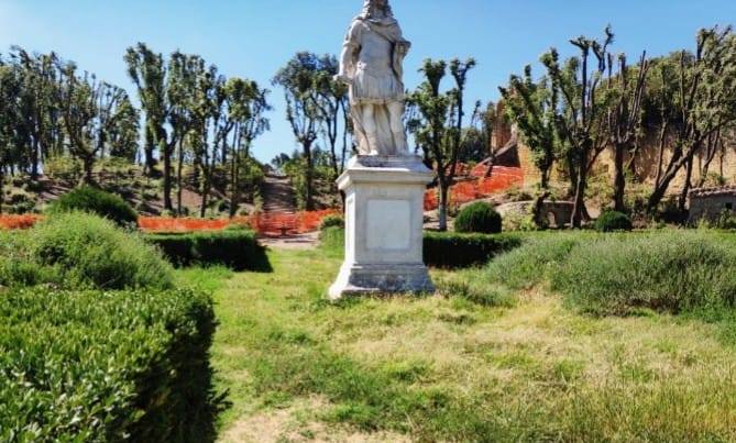 Scorcio del giardino dopo gli interventi di manutenzione (foto Italia Nostra Siena)