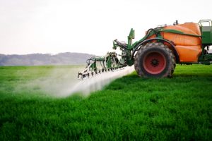 spargimento pesticidi ambiente-Toscana