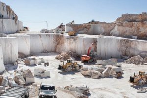 piano-cave-marmo-toscana-ambiente-legambiente