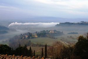 Valdelsa, odori intollerabili dalla distilleria: stop all'attività dal tramonto all'alba