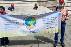 A Siena manifestazione contro l'aumento delle emissioni elettromagnetiche e il 5G. Toscana Ambiente