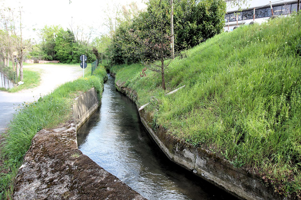 Un progetto della Regione prevede di deviare le acque dei canali delle Gore in un “tubone”