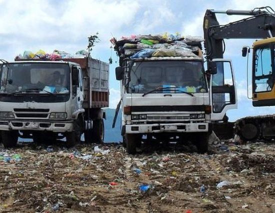 discarica-camion-rifiuti_toscana-ambiente