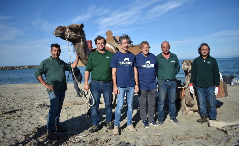 Rossore spiaggia dromedari Toscana-ambiente