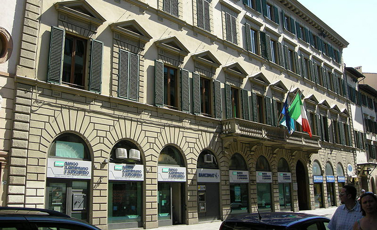 La sede della Regione in piazza del Duomo, angolo via dell'Oriuolo a Firenze.