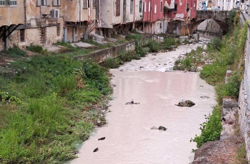 acqua-inquinata-Apuane_Toscana-ambiente