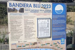 cartello-bandiera-Blu-pineta-torre-Mozza-Toscanma-ambiente