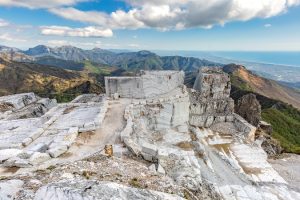 Alpi-Apuane-cave_Toscana-ambiente