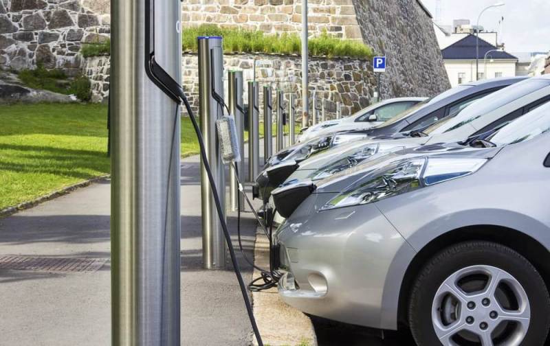 auto-elettriche-ricarica_Toscana-ambienre