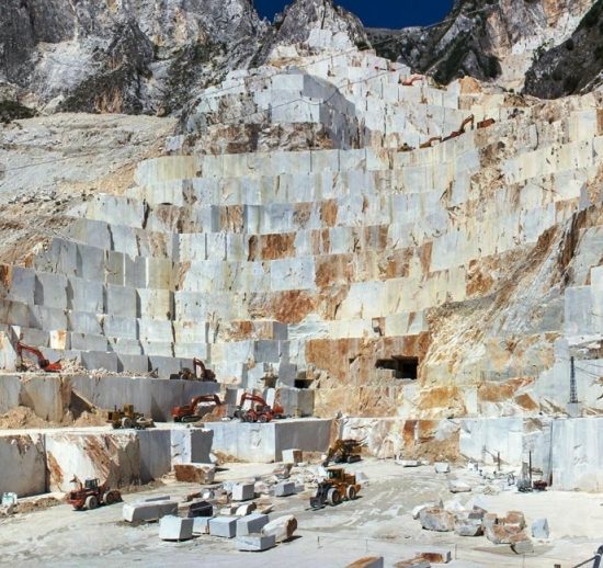 cava-marmo-Apuane_Toscana-ambiente
